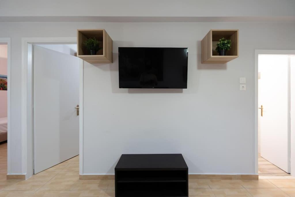Metaxourgio 2Nd Floor Apartment เอเธนส์ ภายนอก รูปภาพ