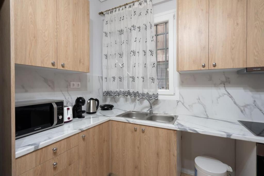 Metaxourgio 2Nd Floor Apartment เอเธนส์ ภายนอก รูปภาพ